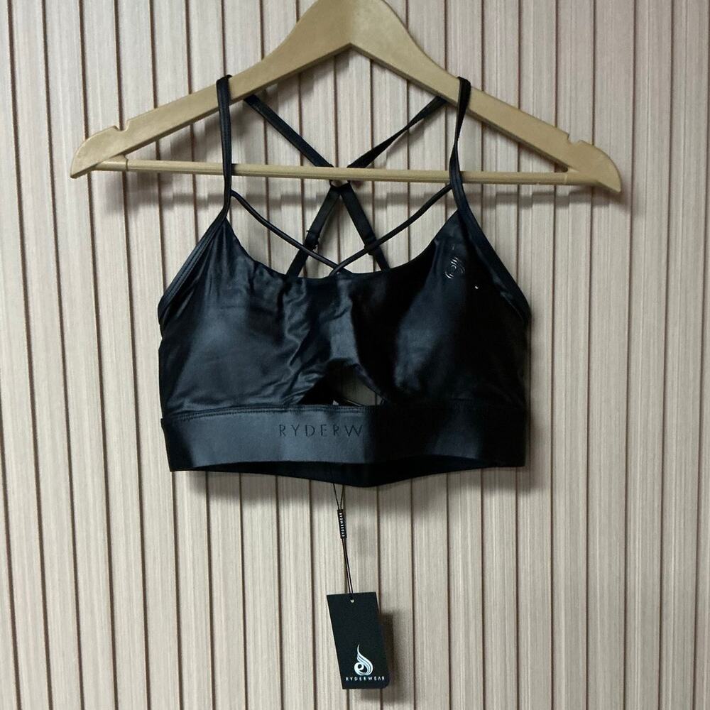 Ryderwear Wet Look Keyhole Sports Bra in Black Size M